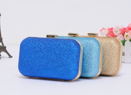 B0010 Clutch glitter